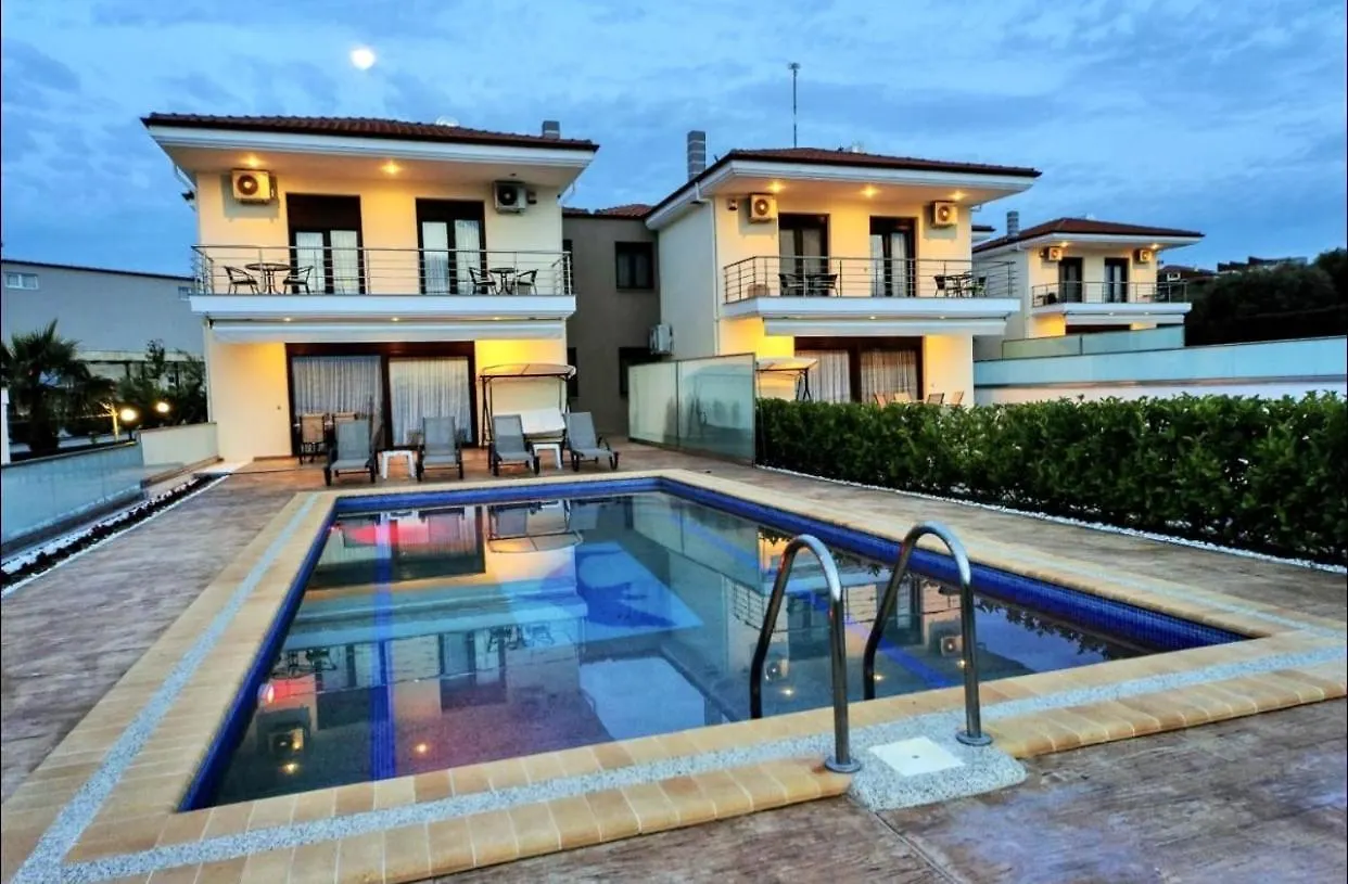 Villas Hanioti 0*,