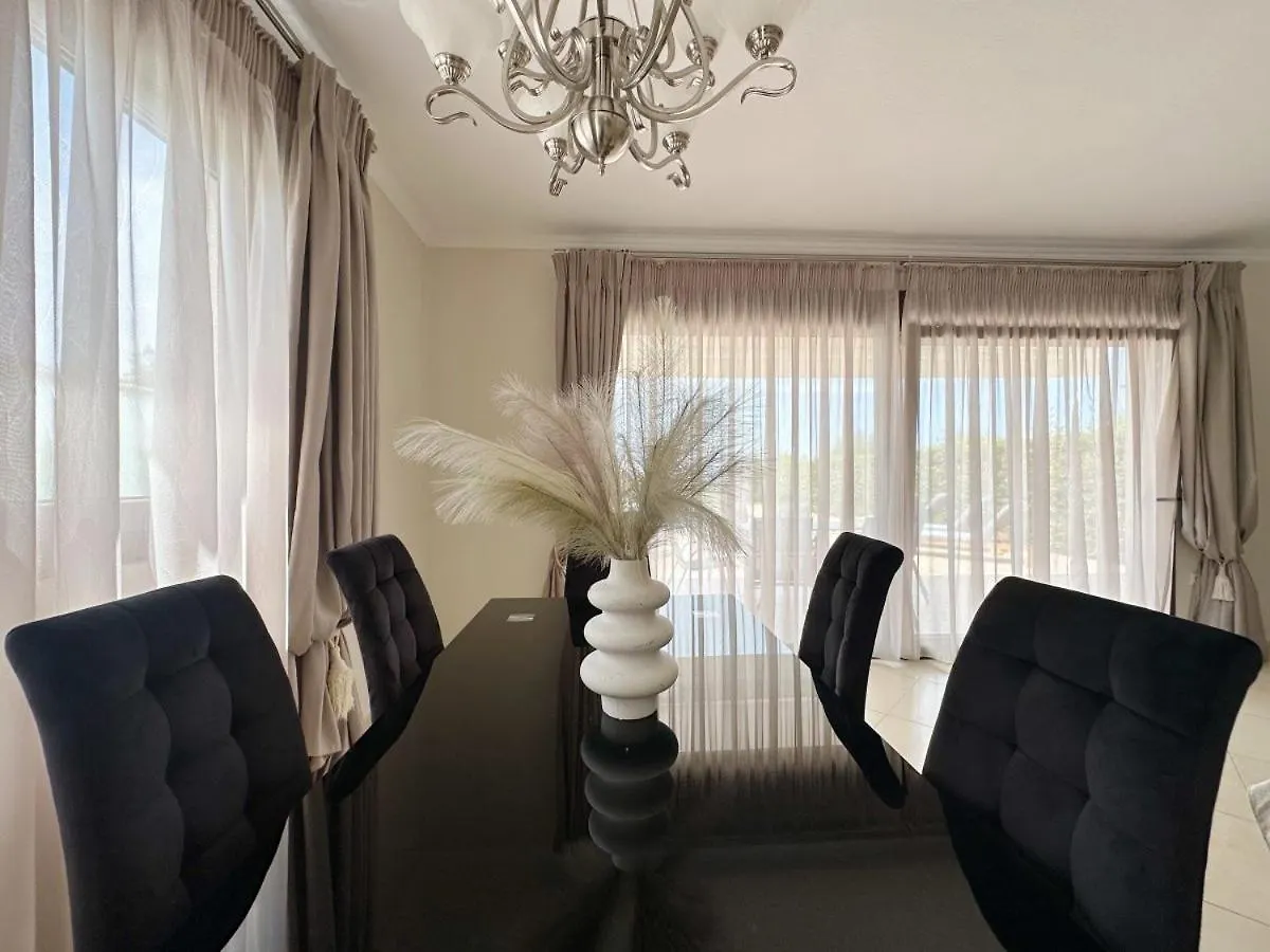 Villas Hanioti 0*,