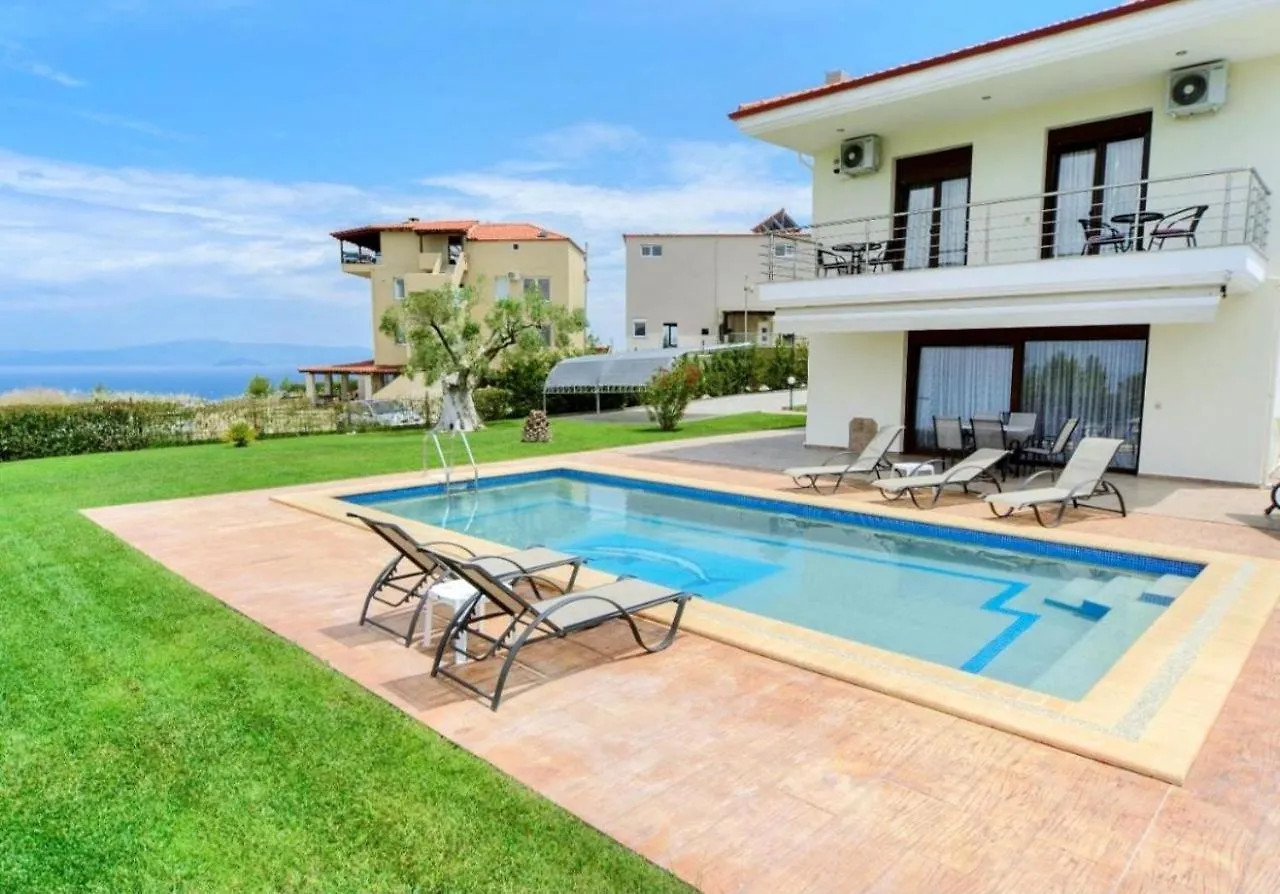 Villas Hanioti 0*,